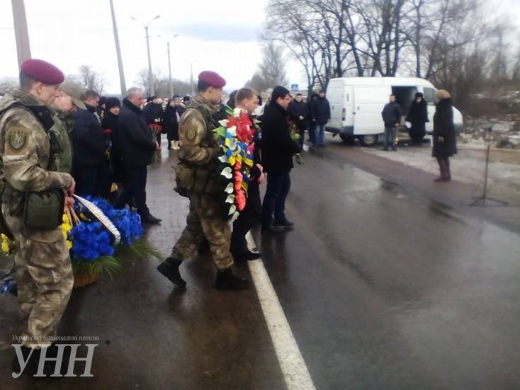 В Донецкой области почтили память погибших год назад под Волновахой4