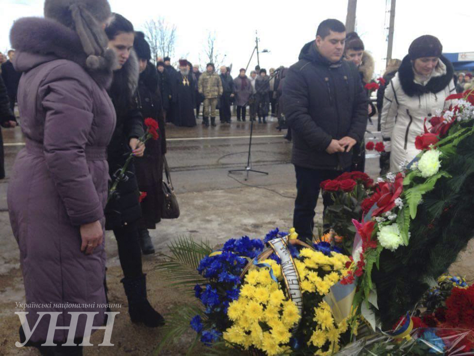 В Донецкой области почтили память погибших год назад под Волновахой6