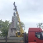 Последний памятник Ленину демонтируется в Одессе